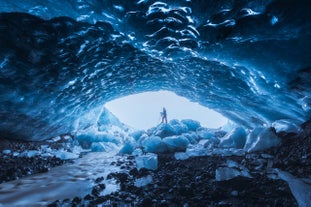 Gletsjerwandeling & IJsgrotten Tocht van 6 Uur met Super Jeep in Vatnajokull met Transfer vanuit Jokulsarlon